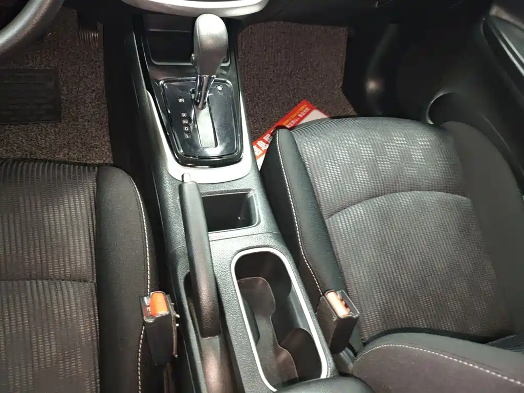 Nissan Tiida 2019 — фото 10