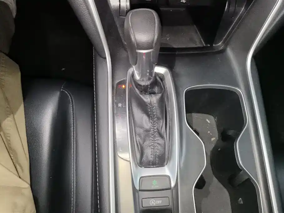 Honda Accord 2019 — фото 16