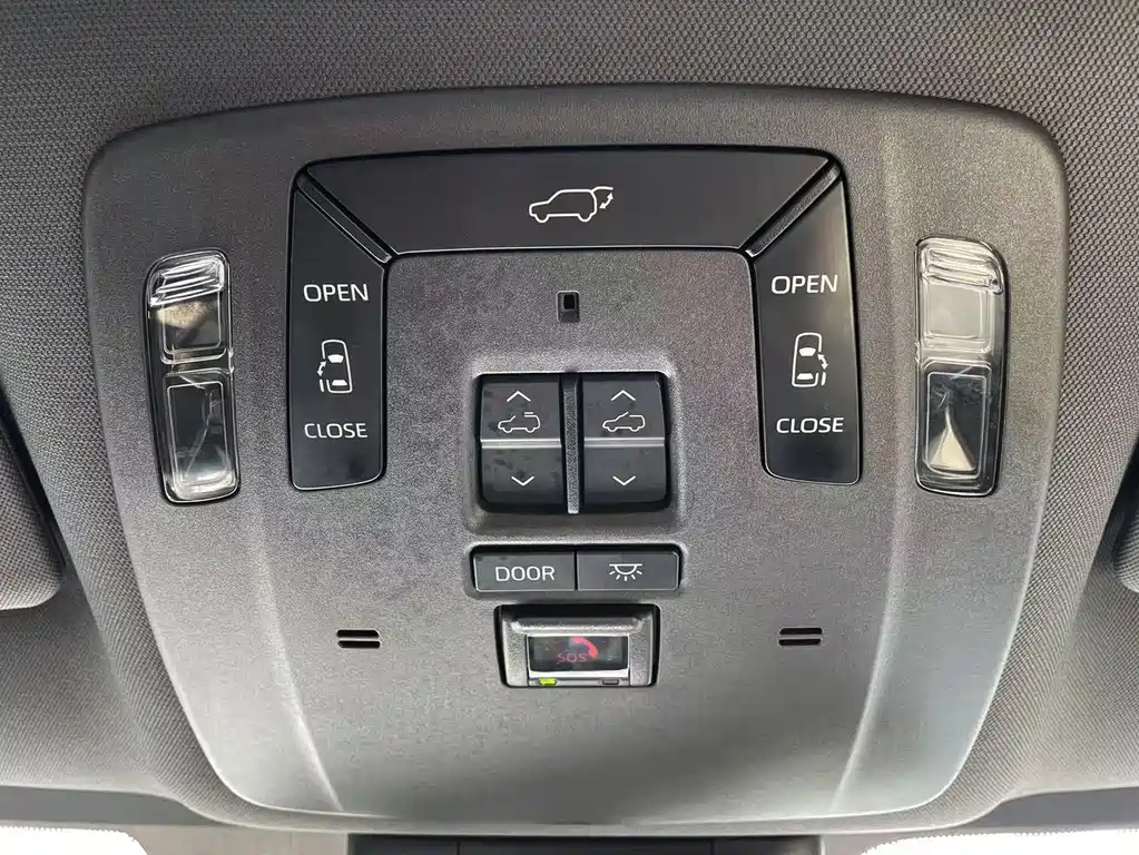 Toyota Sienna 2025 — фото 9