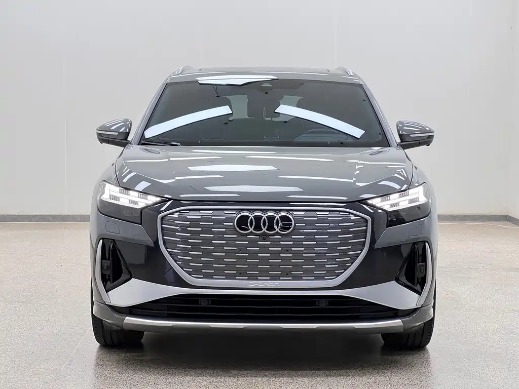Audi Q4 e-tron 2022 — фото 2