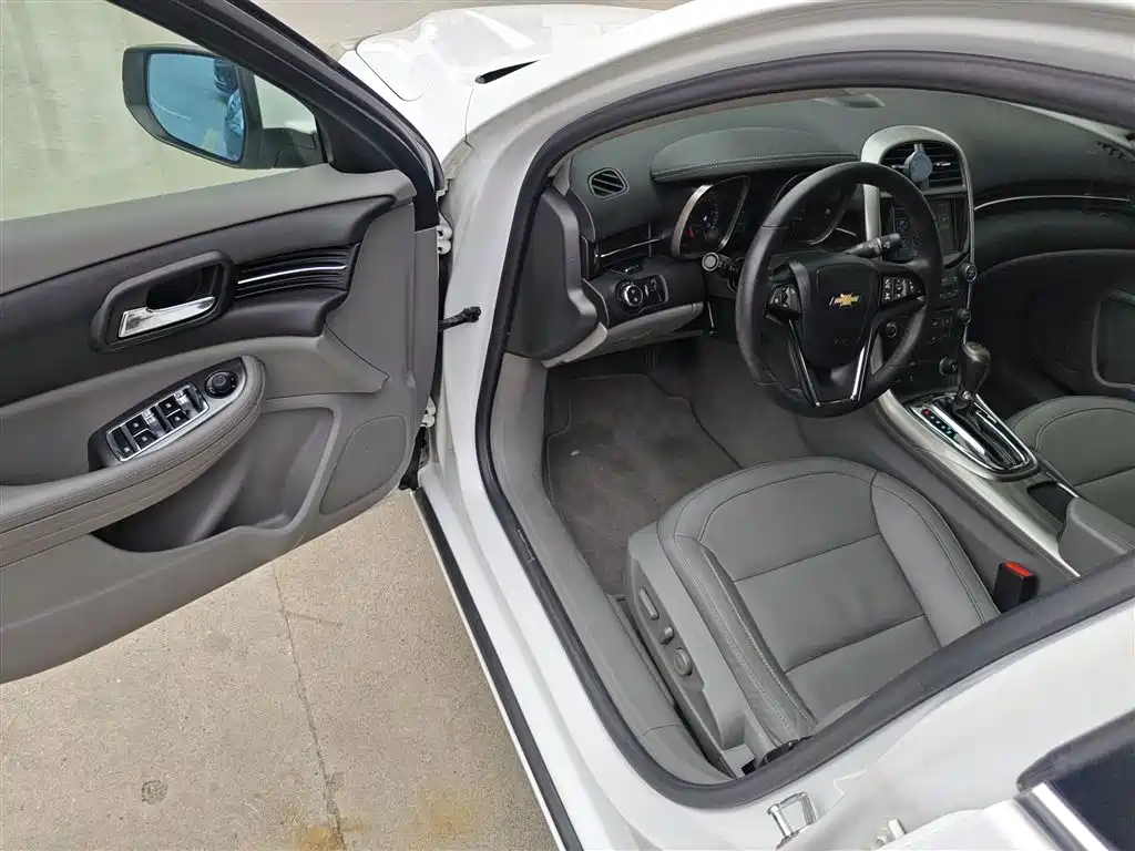 Chevrolet Malibu 2015 — фото 12