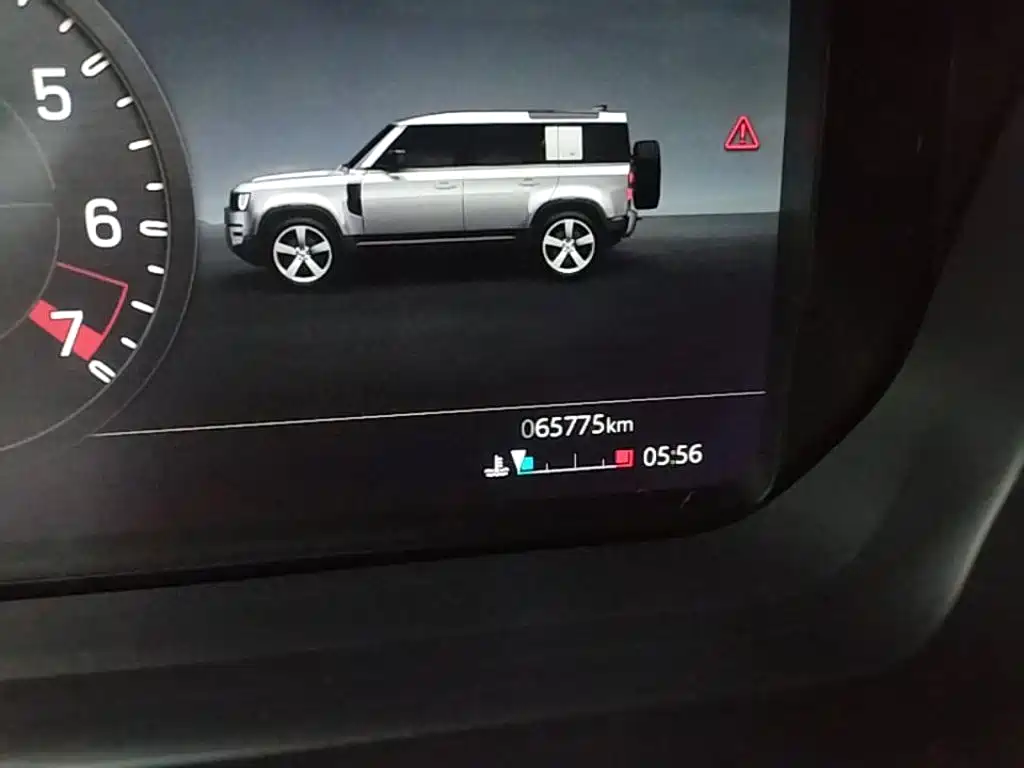 Land Rover Defender 2021 — фото 12