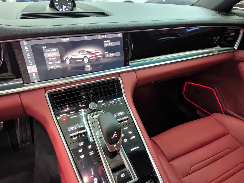 Porsche Panamera Hybrid 2018 — фото 12