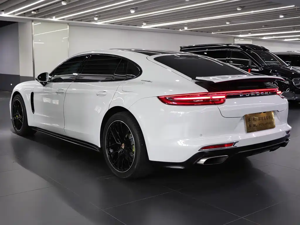 Porsche Panamera Hybrid 2018 — фото 5