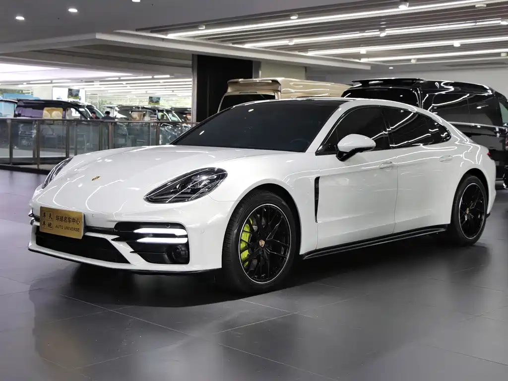 Porsche Panamera Hybrid 2018 — фото 1