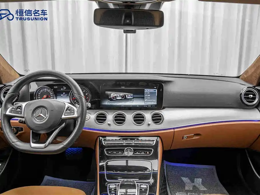 Mercedes-Benz E-Class 2017 — фото 13