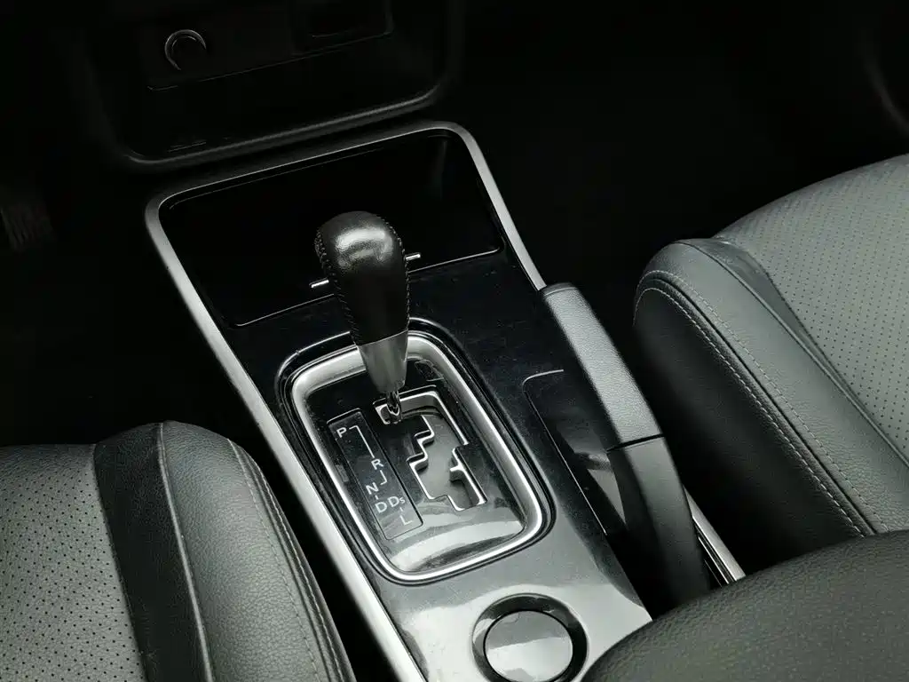 Mitsubishi Outlander 2018 — фото 13