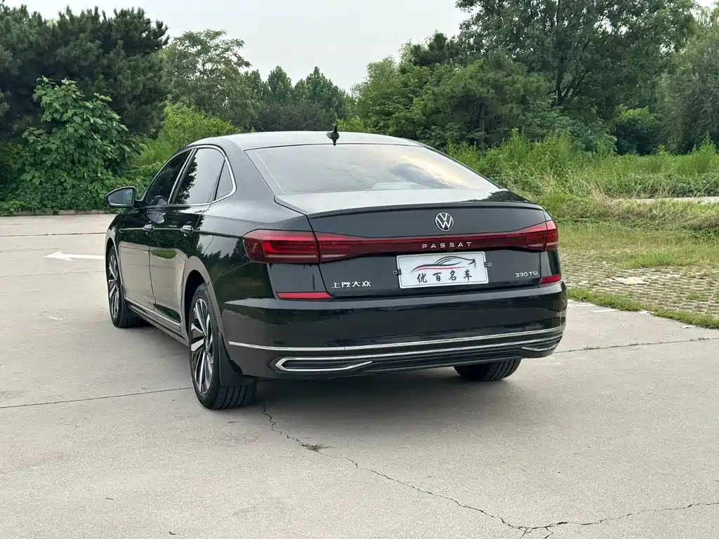 Volkswagen Passat 2024