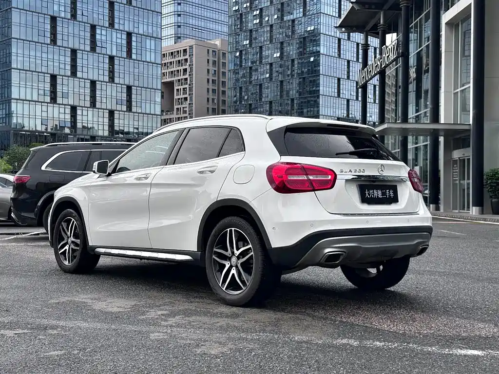 Mercedes-Benz GLA 2015