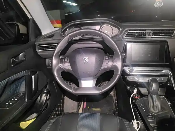 Peugeot 308 2016