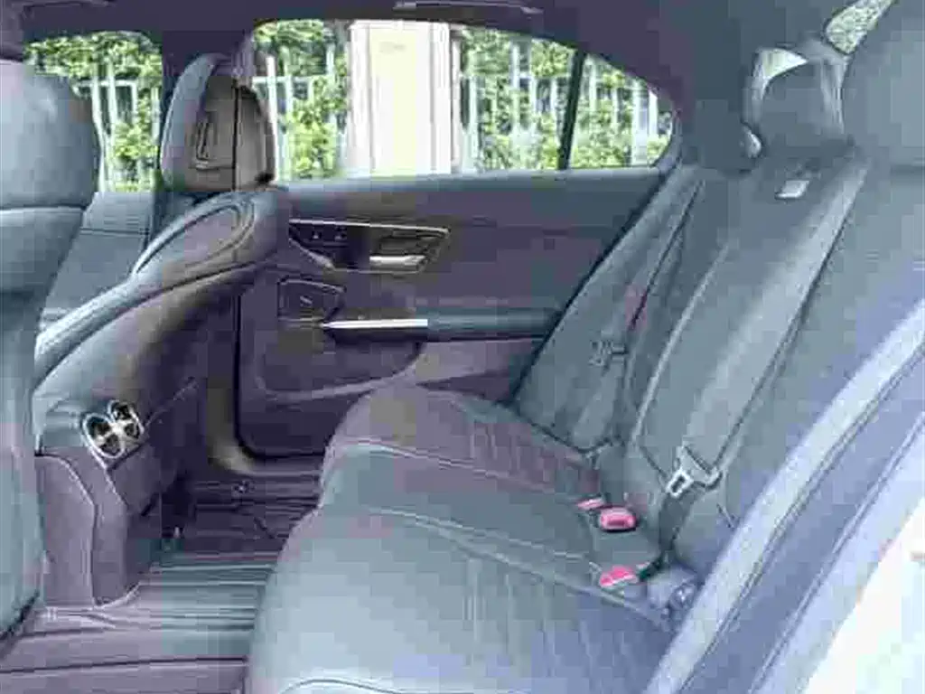 Mercedes-Benz C-Class 2023 — фото 8