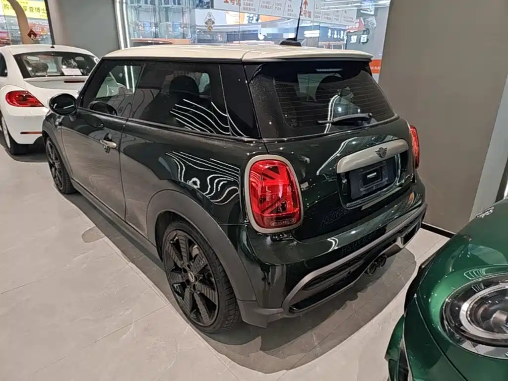 MINI MINI 2023