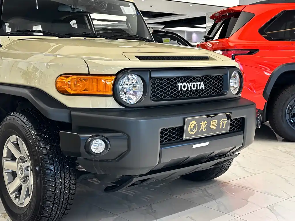 Toyota FJ Cruiser — фото 5