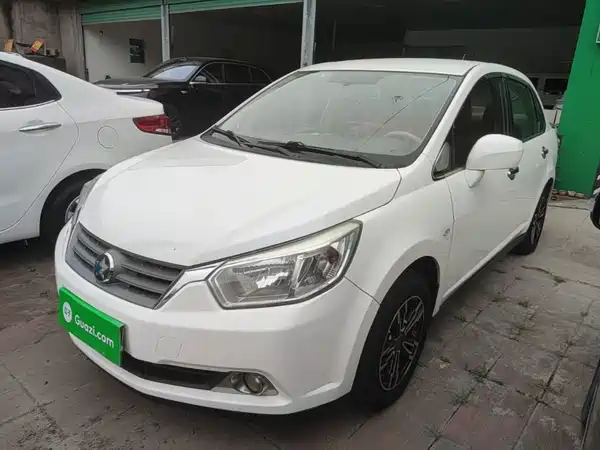 Venucia D50 2013