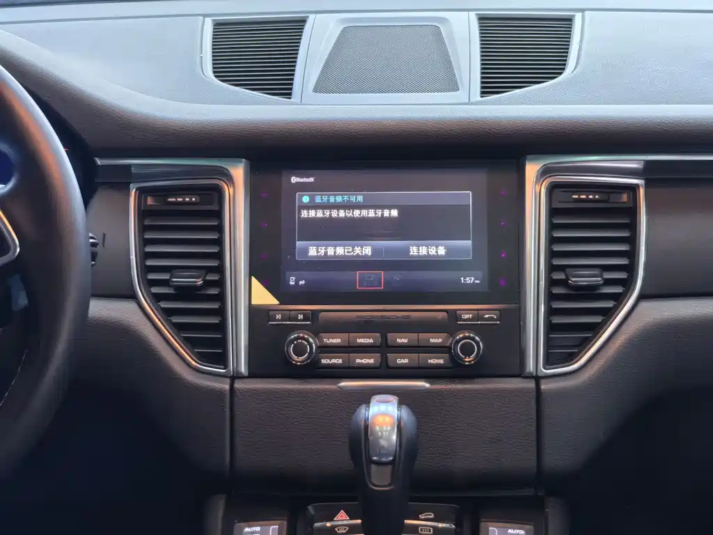Porsche Macan 2018 — фото 13