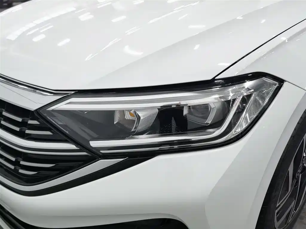 Volkswagen Sagitar 2024