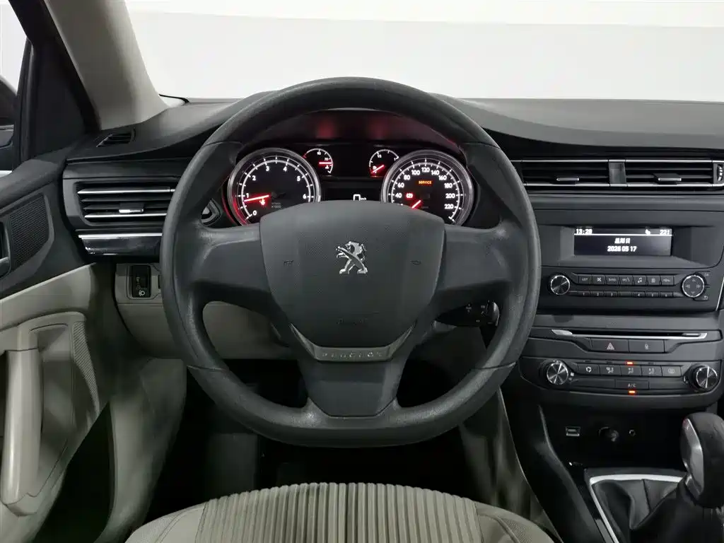 Peugeot 408 2016 — фото 11