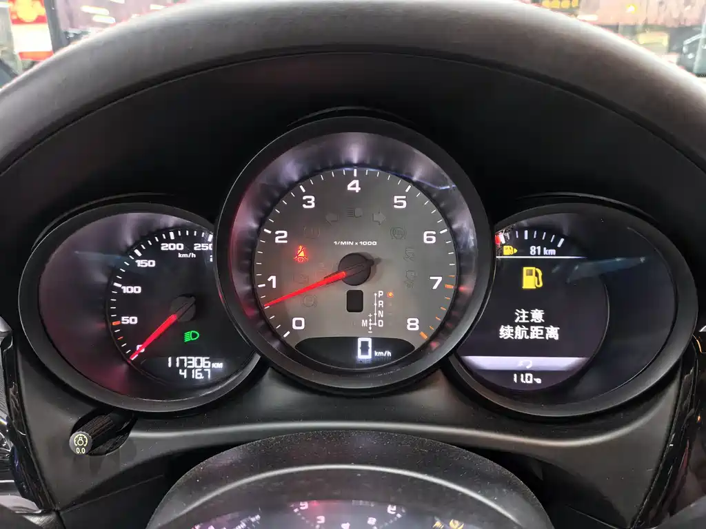 Porsche Macan 2018 — фото 13
