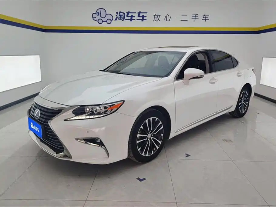 Lexus ES 2016 — фото 1