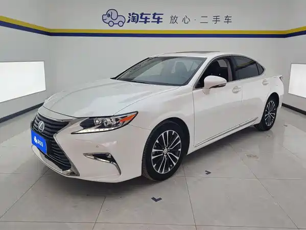 Lexus ES 2016