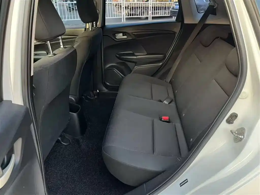 Honda Fit 2016 — фото 15