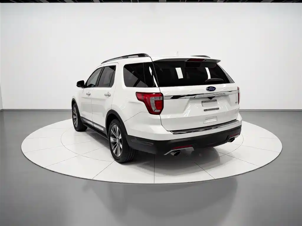 Ford Explorer 2019 — фото 23