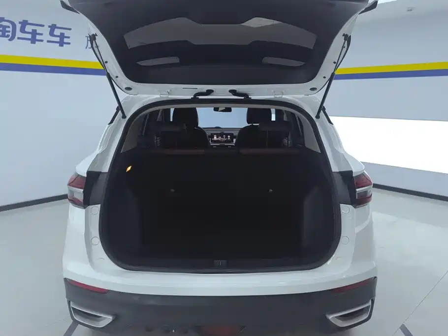 Geely Binyue 2021
