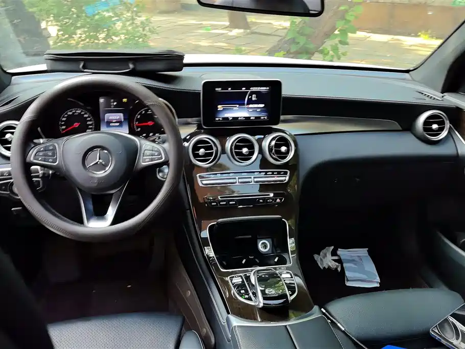 Mercedes-Benz GLC 2017 — фото 12