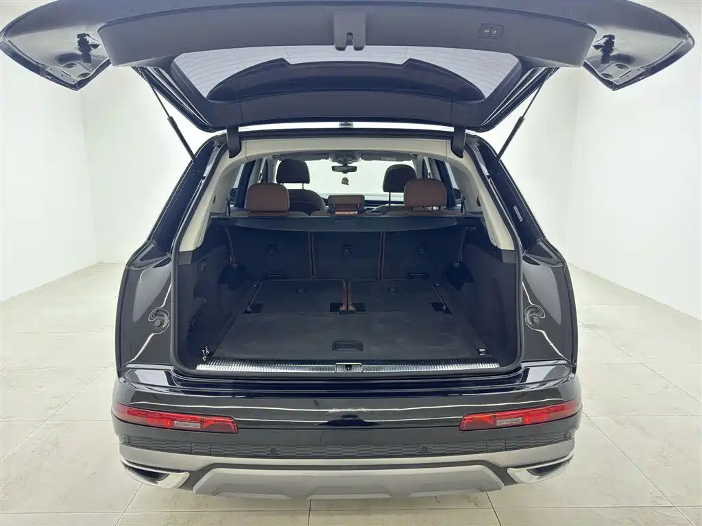 Audi Q7 2021 — фото 19