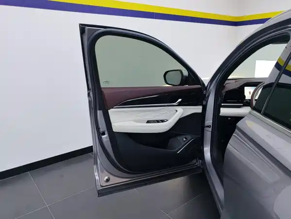 Geely Xingyue L 2023