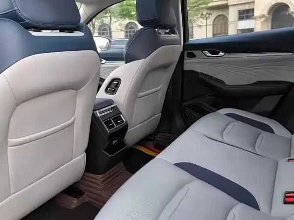 Geely Xingrui 2021