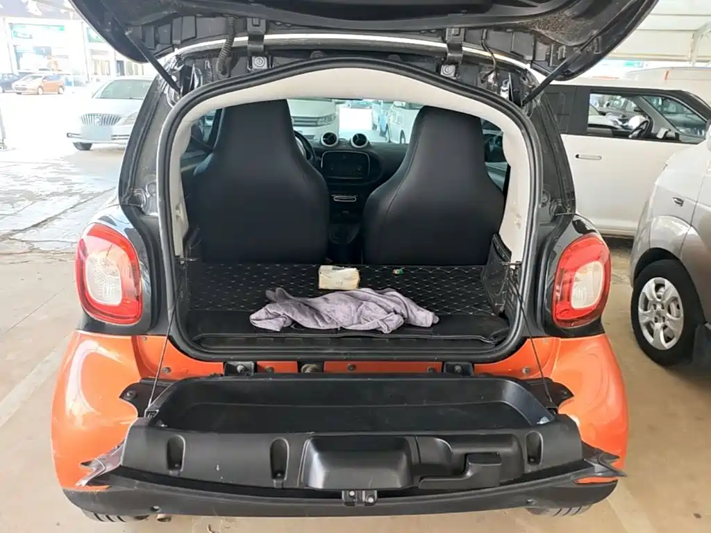 smart Fortwo 2017 — фото 19