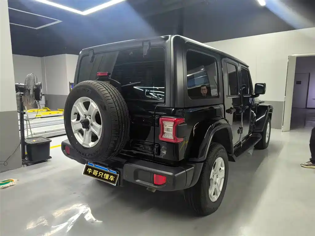 Jeep Wrangler 2021 — фото 2