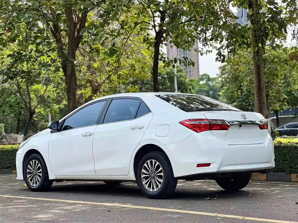 Toyota Corolla 2018 — фото 4
