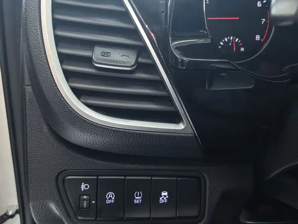 Kia KX3 2022 — фото 10
