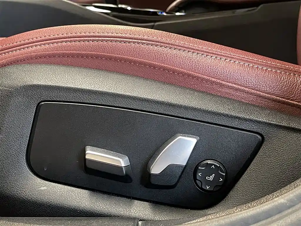 BMW 5 Series New Energy 2021 — фото 20