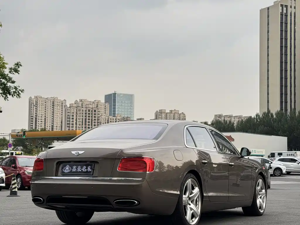 Bentley Flying Spur 2014 — фото 21