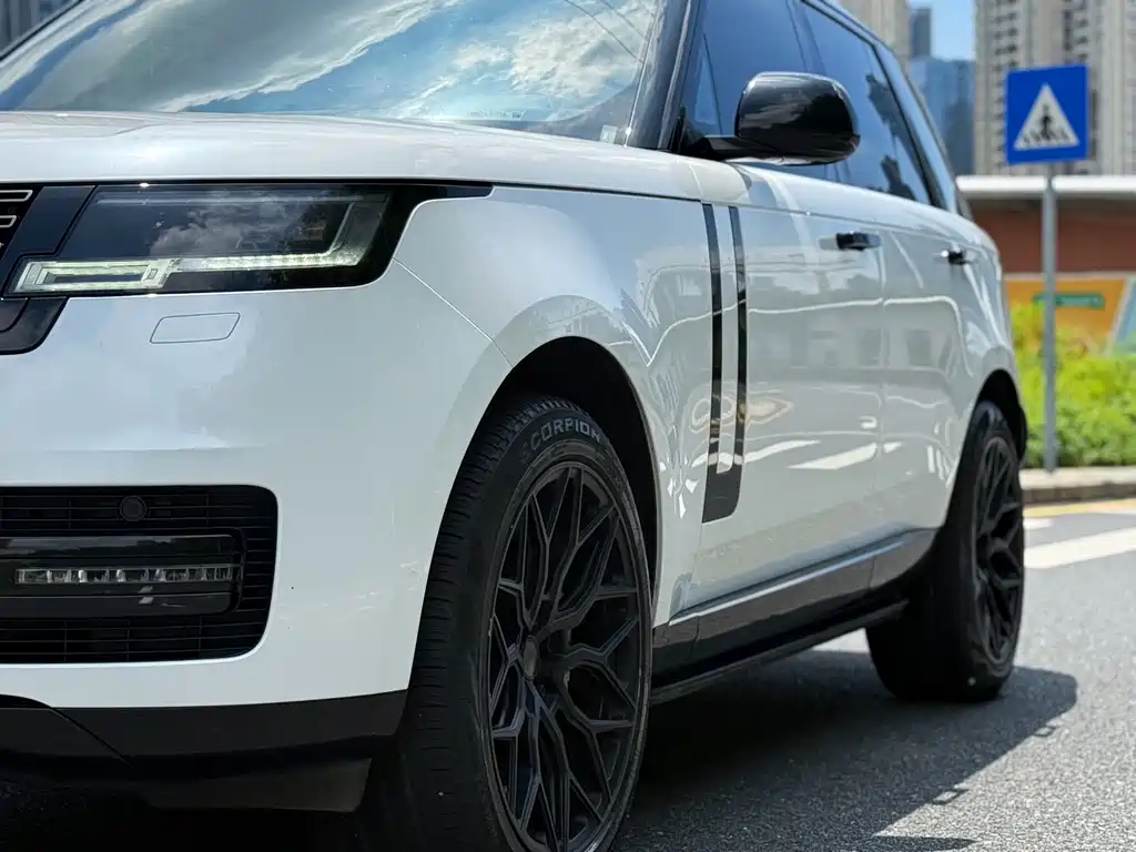 Land Rover Range Rover 2023 — фото 12