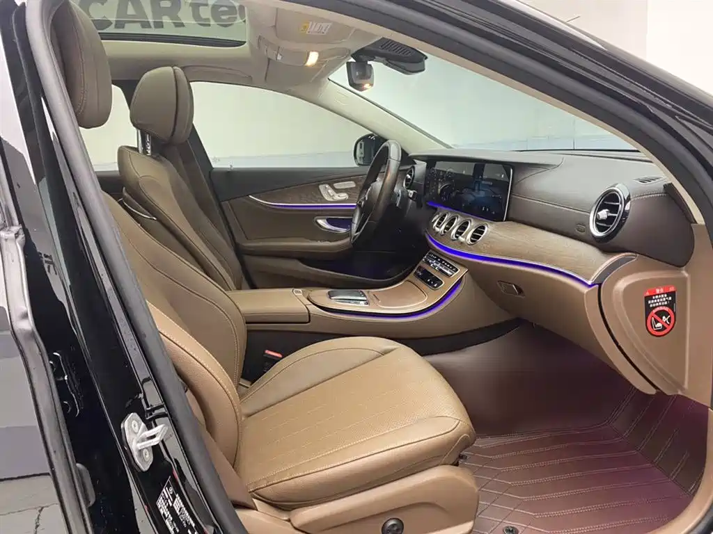 Mercedes-Benz E-Class 2023 — фото 18