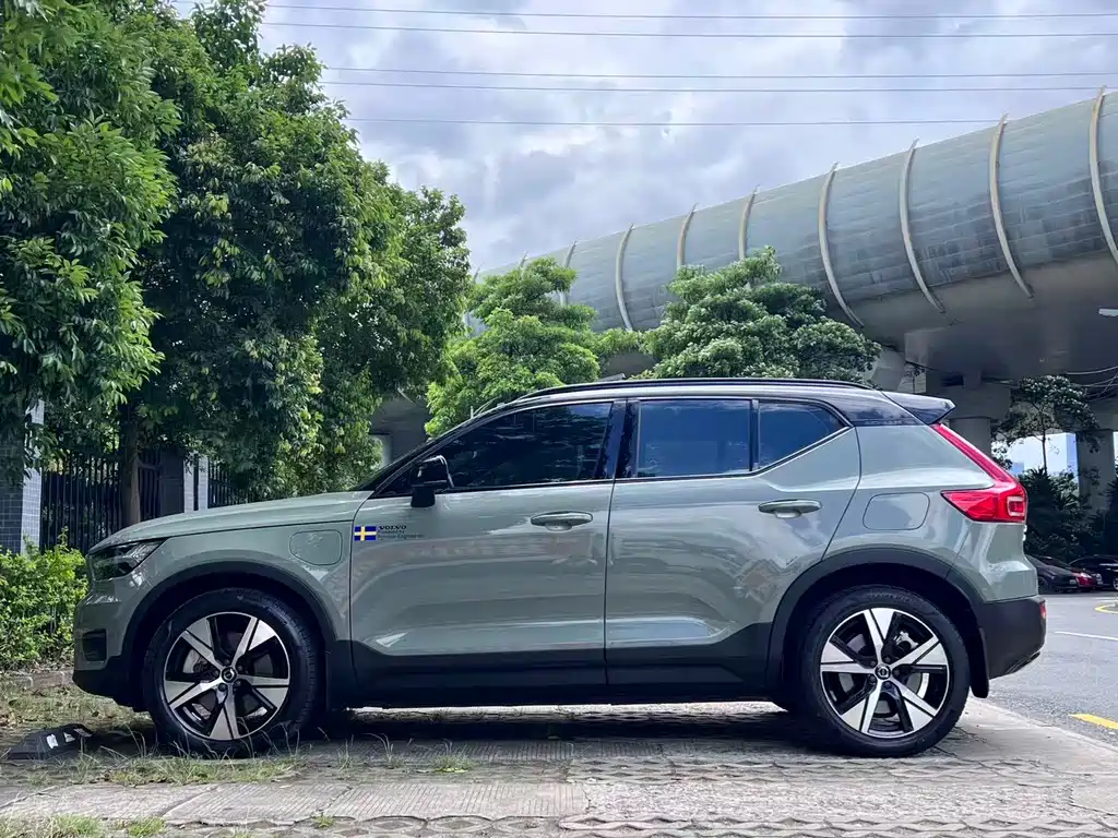 Volvo XC40 2022 — фото 7