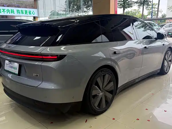 Li Auto i6 2025