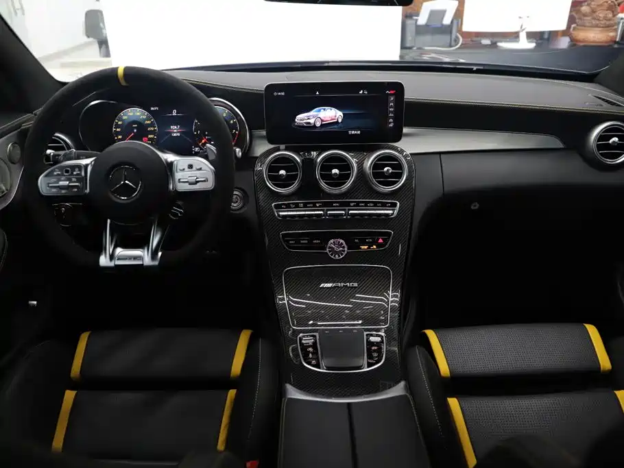 Mercedes-Benz C-Class AMG 2023 — фото 20