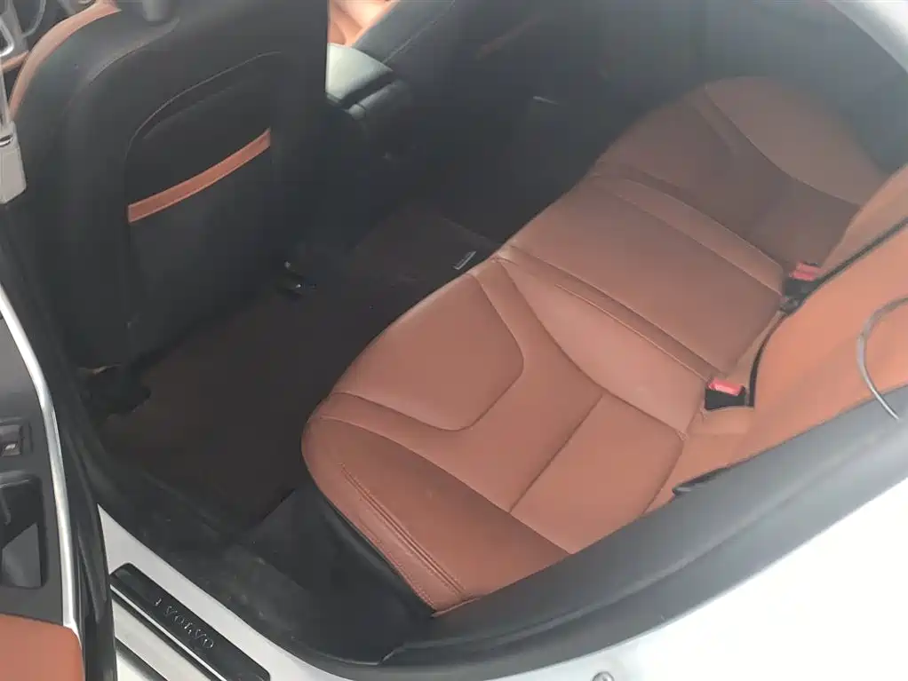 Volvo S60 2015 — фото 14