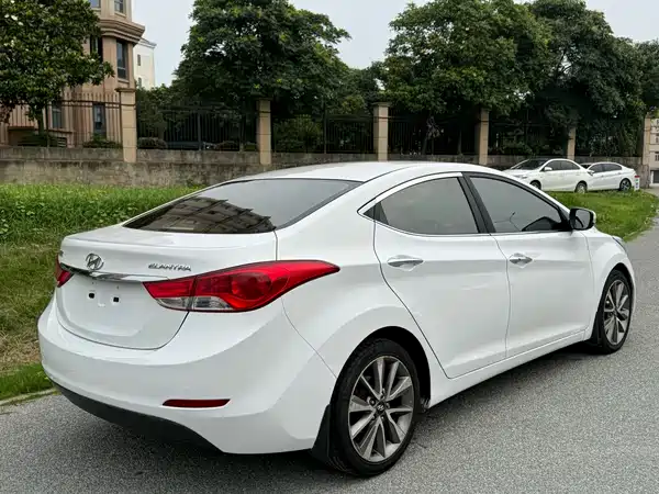 Hyundai Elantra Langdong 2015