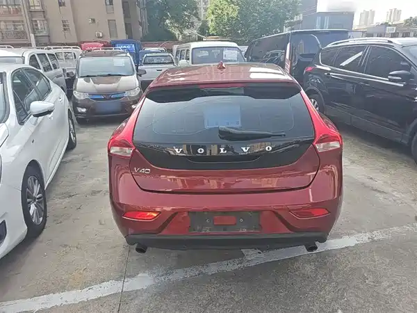 Volvo V40 2018