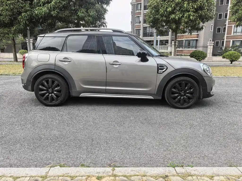 MINI Countryman 2019 — фото 17