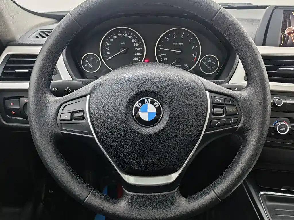 BMW 3 Series 2015 — фото 12