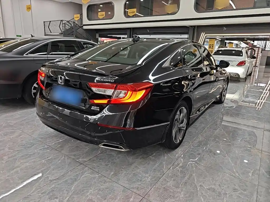 Honda Accord 2018 — фото 7