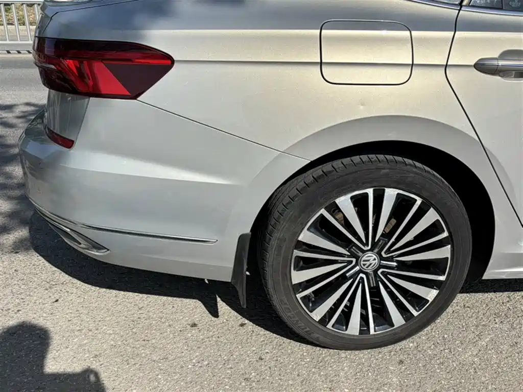 Volkswagen Passat 2020 — фото 23