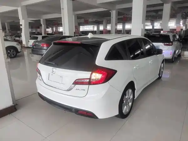 Honda Jade 2016